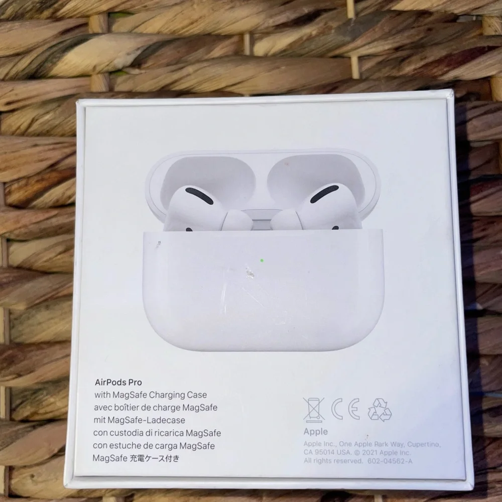 Apple AirPods Pro’s EMPTY BOX